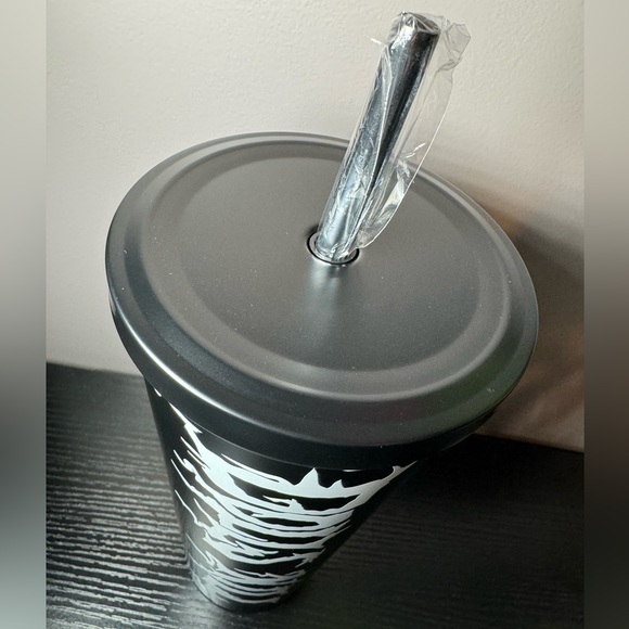 ✨🆕 HTF Dolls Kill Black & White Exclusive Tumbler - Picture 5 of 11